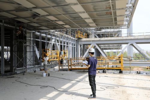 炙热八月,阳光很烈,你们很美